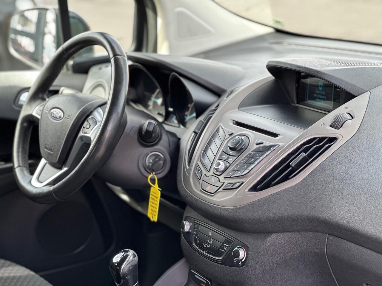 Ford Tourneo Courier 1.5 TDCI 75 CV Titanium