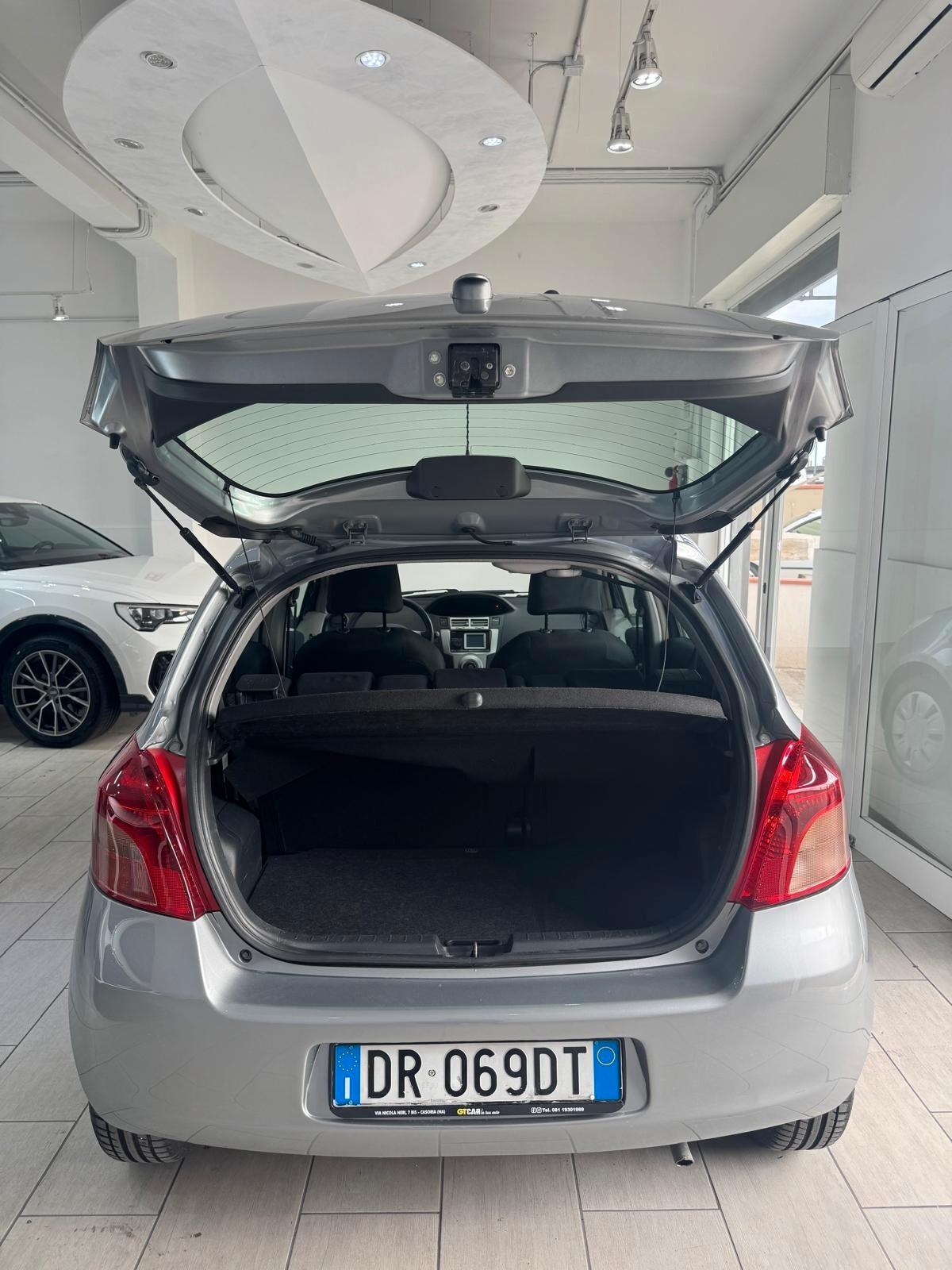 Toyota Yaris 1.0 5 porte