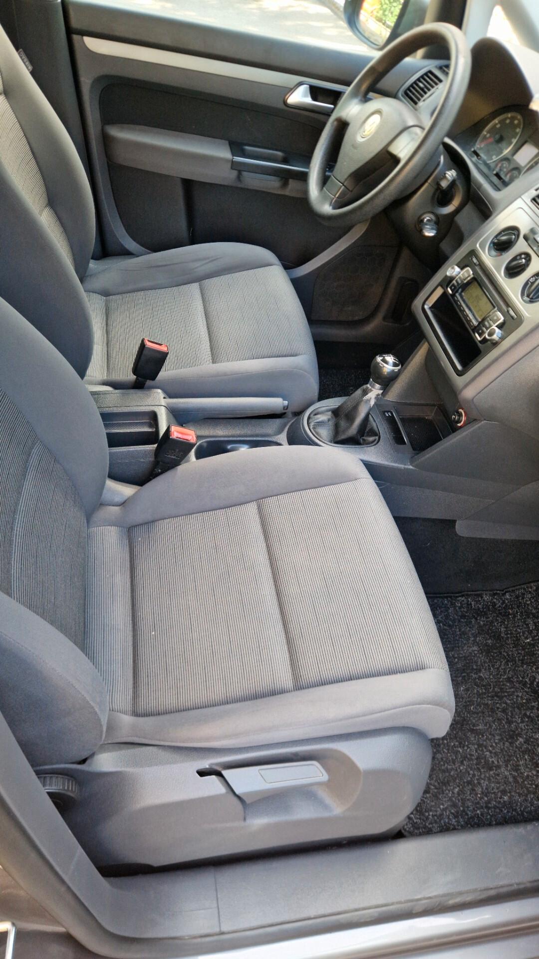 Volkswagen Touran 1.6 Conceptline Bifuel G
