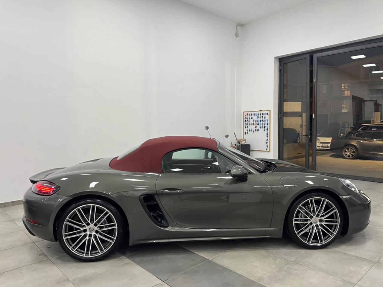 Porsche 718 Boxster 2.0 - possibilità leasing e noleggio no scoring