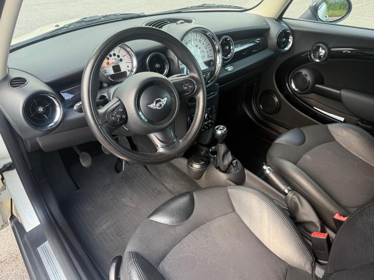Mini 1.6 16V Cooper D unica proprietaria ok neopatentati