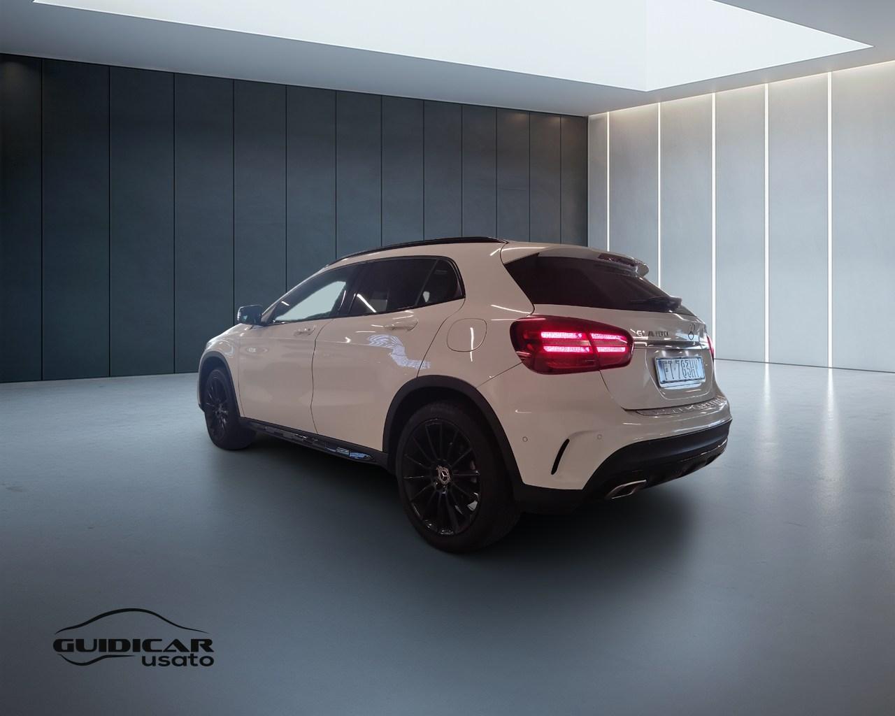 Mercedes-Benz GLA-X156 2017 - GLA 180 Night Edition auto