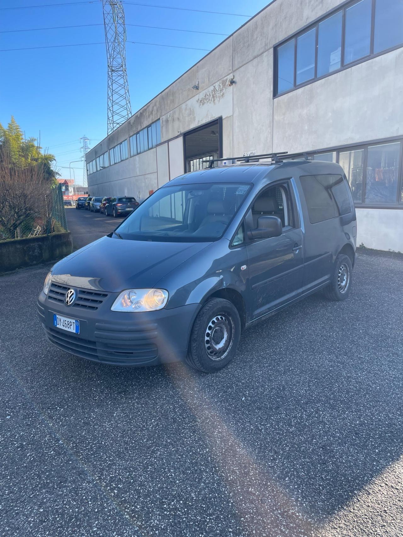 Volkswagen Caddy 2.0 Ecofuel 4p. Van Vetrato