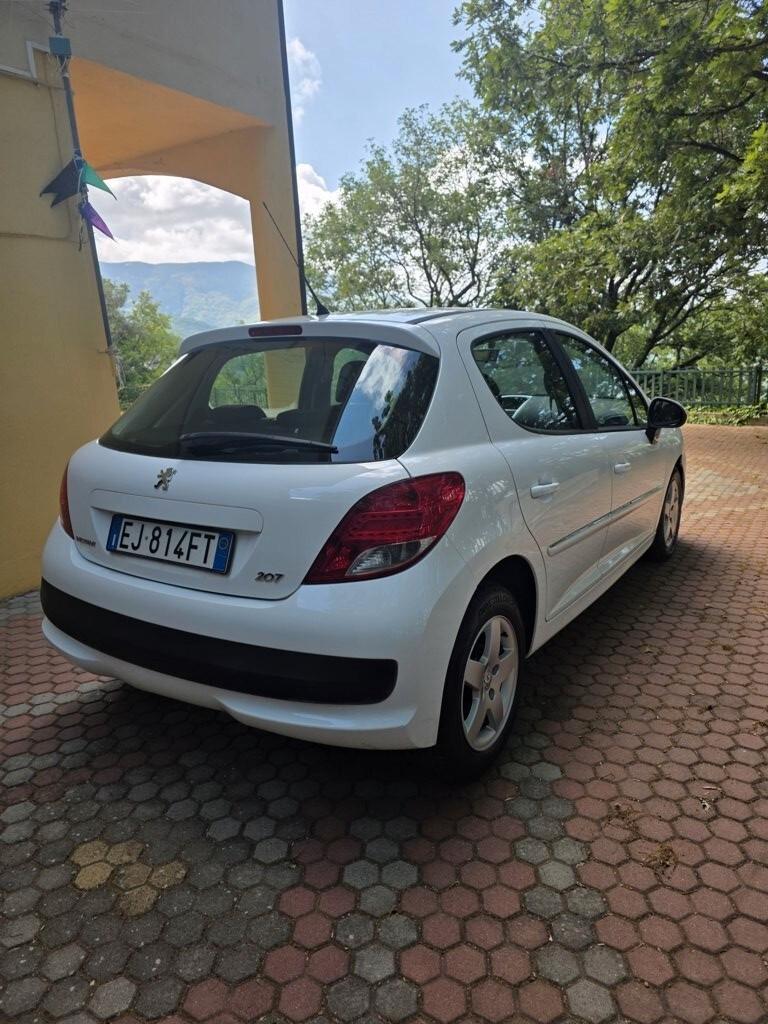 Peugeot 207 1.4 HDi 70CV 5p. Energie neopatentati