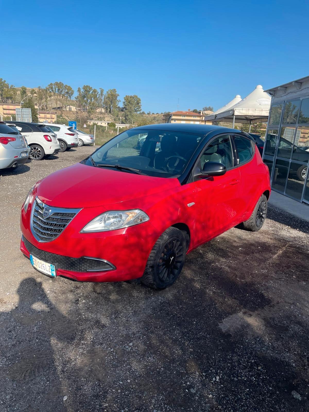 Lancia Ypsilon 1.2 69 CV 5 porte Elefantino