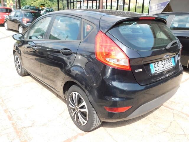Ford Fiesta 1.4 TDCi 70CV 5 porte Titanium