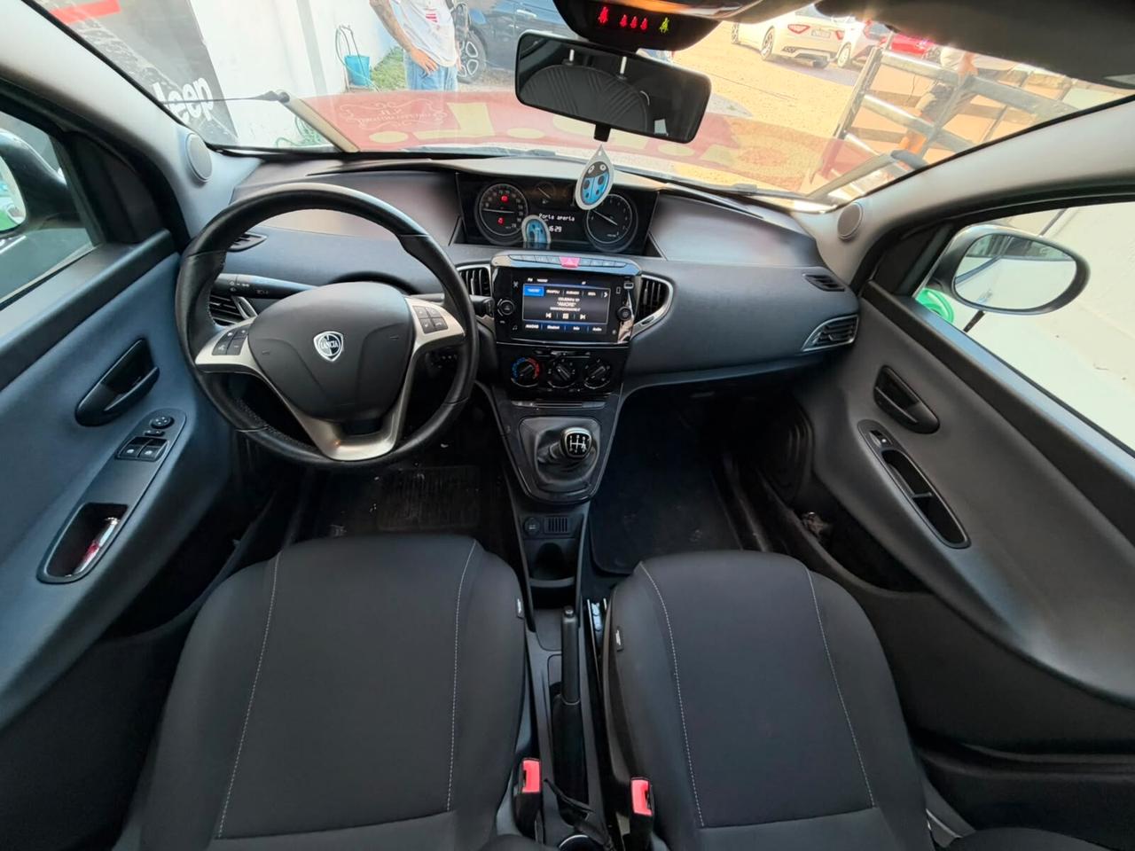 Lancia Ypsilon 2022 1.2 69 CV 5 porte GPL ORIGINALE Gold