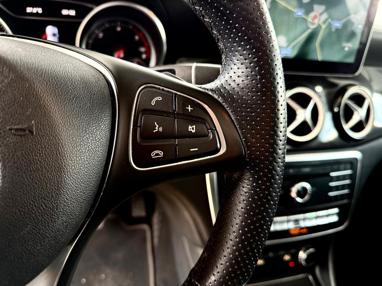MB GLA 200d 4Matic Premium NIGHT EDITION *TETTO