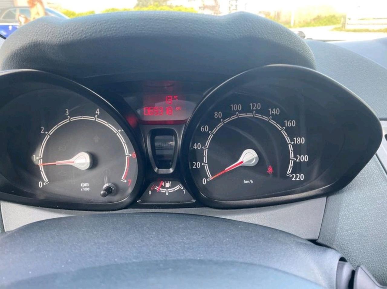 Ford Fiesta 5 porte - NEOPATENTATI - UNICOPROPRIETARIO