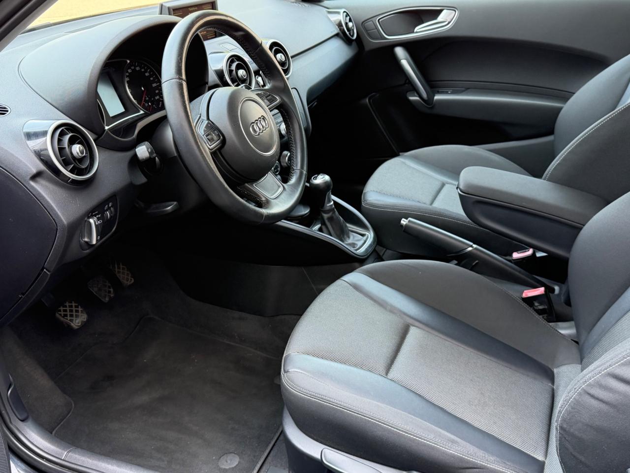 Audi A1 1.6 TDI 105 CV Attraction NEOPATENTATI OCCASIONE