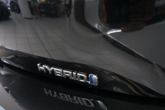 TOYOTA Corolla 1.8 Hybrid Business
