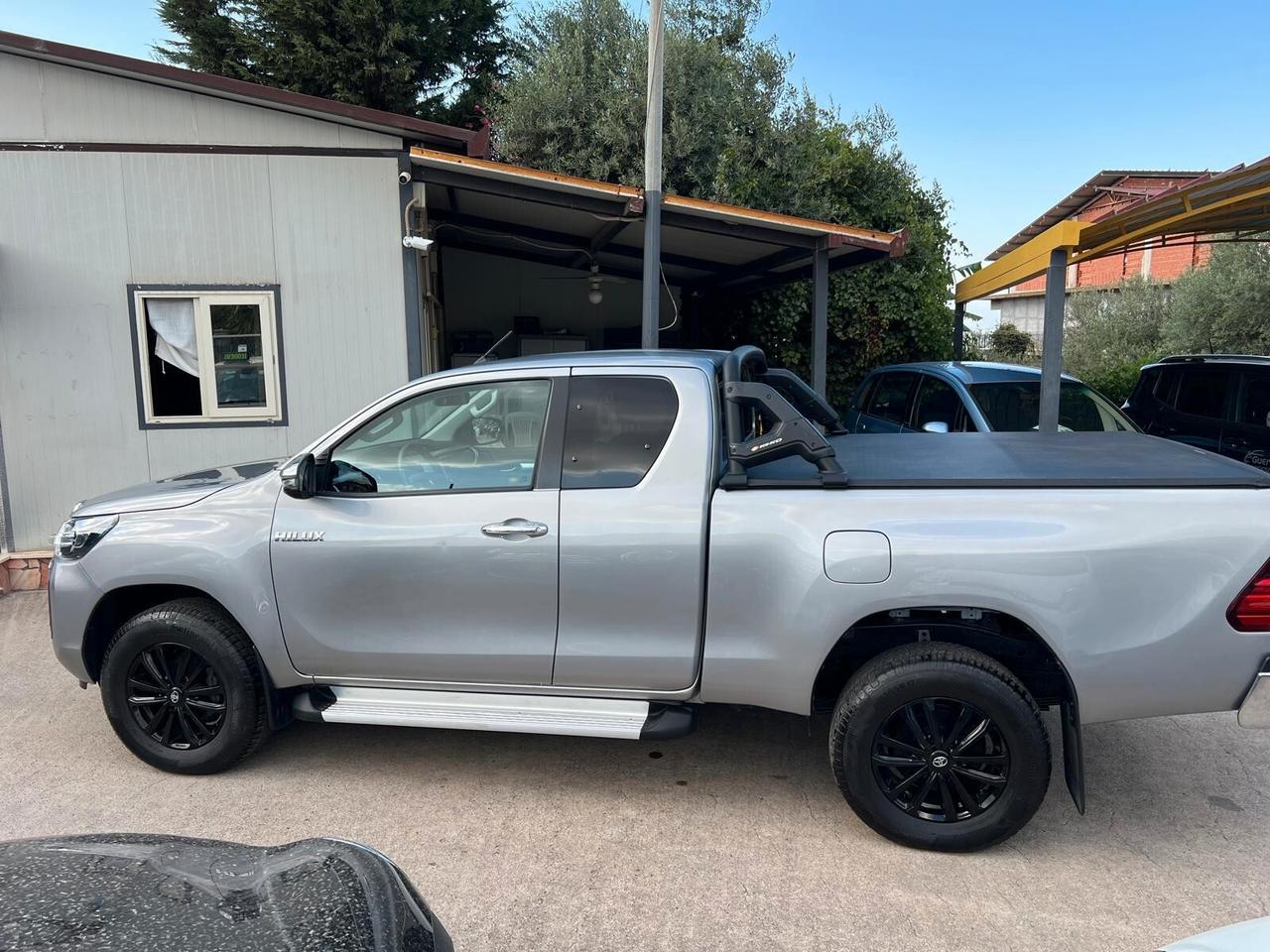 Toyota Hilux 2.4 D-4D 4WD 4 porte Extra Cab Lounge KM 45MILA UNICO PROP.4X4 IVA ESPOSTA