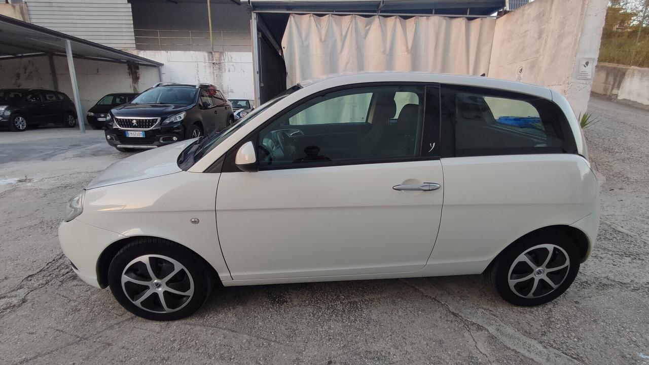 Lancia Ypsilon 1.2 Oro