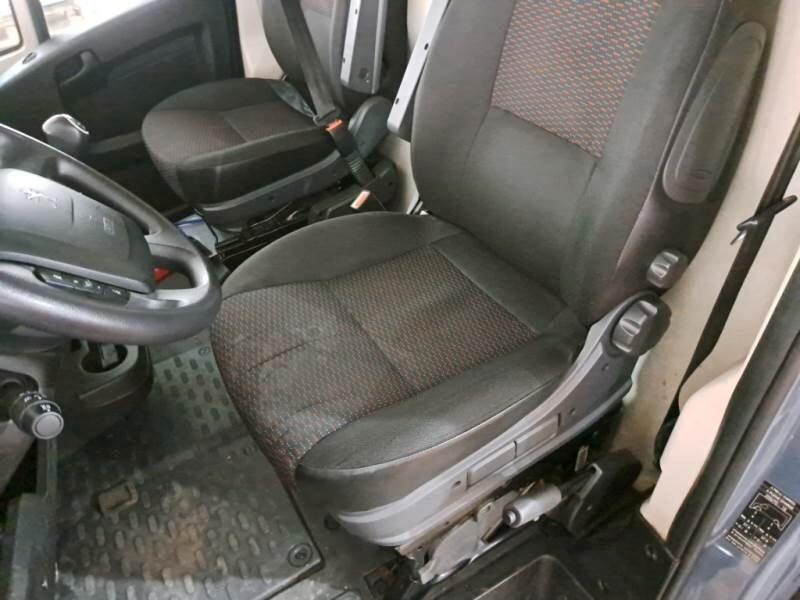 Peugeot Boxer 330 2.2 BlueHDi 120 S&S PC-TN Furgone