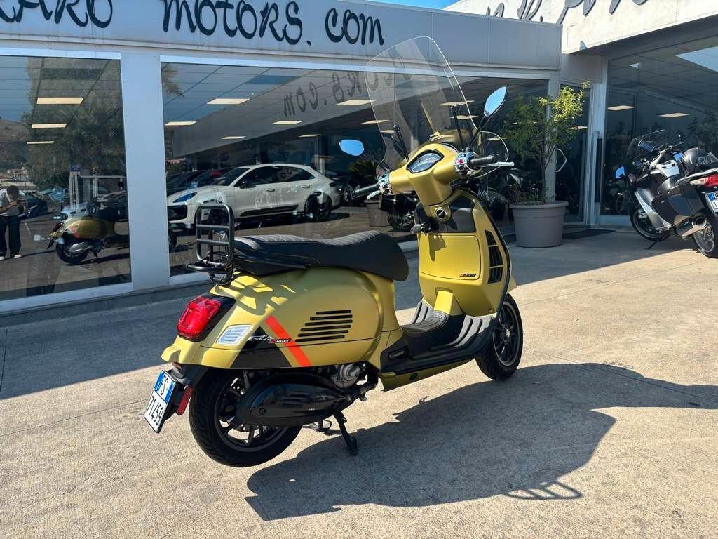 Piaggio Vespa 300 GTS Super 2019 / KM 4.000 Tua a solo 45 Euro al mese