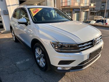 Volkswagen Tiguan 2.0 TDI SCR 4MOTION - VIRTUAL / NAVI / ALCANTARA / R18