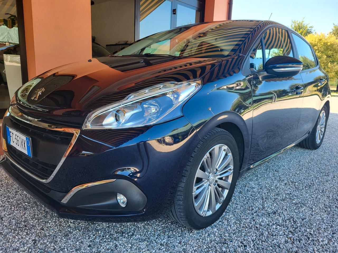 Peugeot 208 208-1.2 benz/gpl