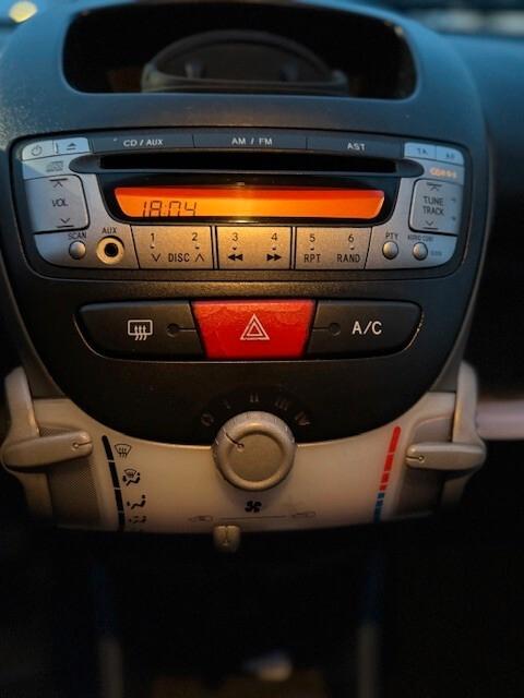 Toyota Aygo 1.0 12V VVT-i 5 porte Sol