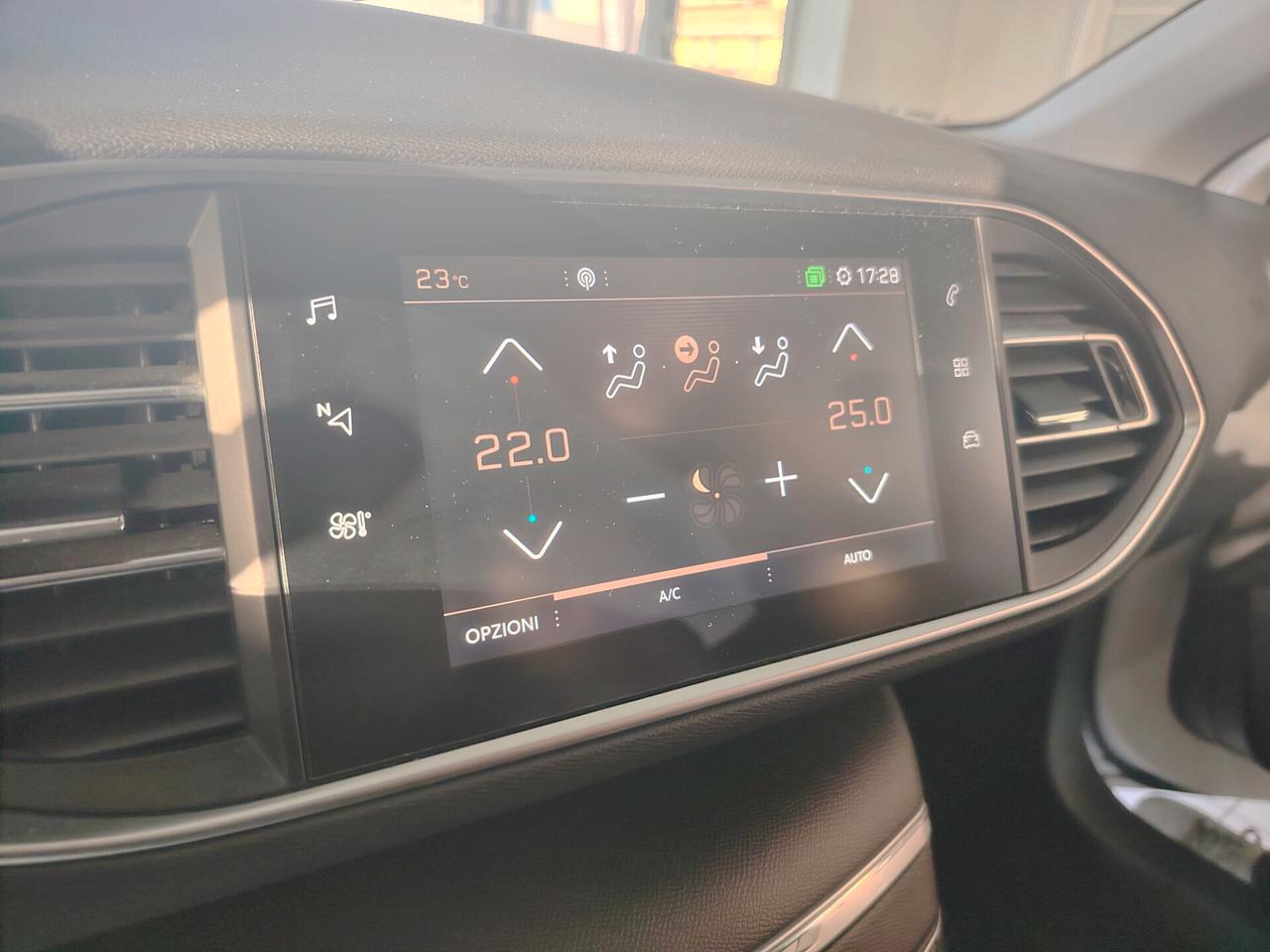 Peugeot 308 1.2 PureTech Turbo 130 S&S SW Allure