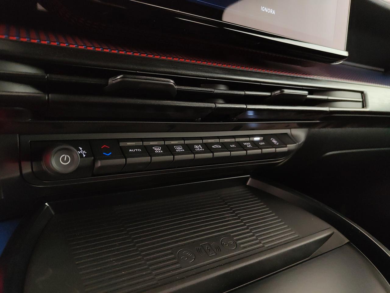 Lancia Ypsilon Hybrid e-DCT HF Line