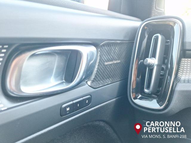 VOLVO XC40 B3 automatico Ultimate Dark
