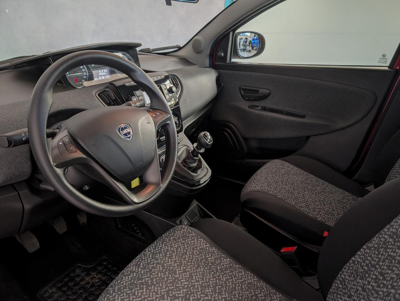 Lancia Ypsilon 1.0 Hybrid 70cv Silver