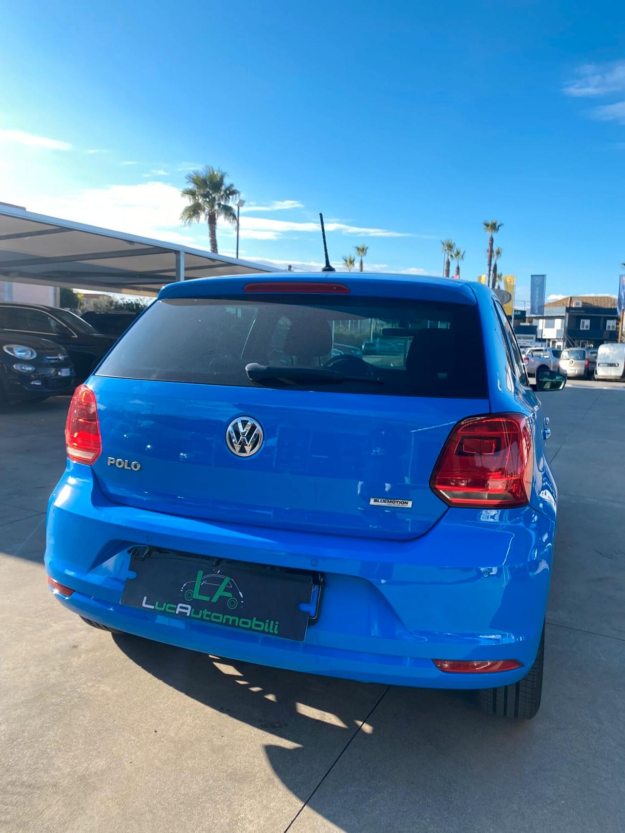 Volkswagen Polo 1.0 5A SERIE MPI 5P Bussines