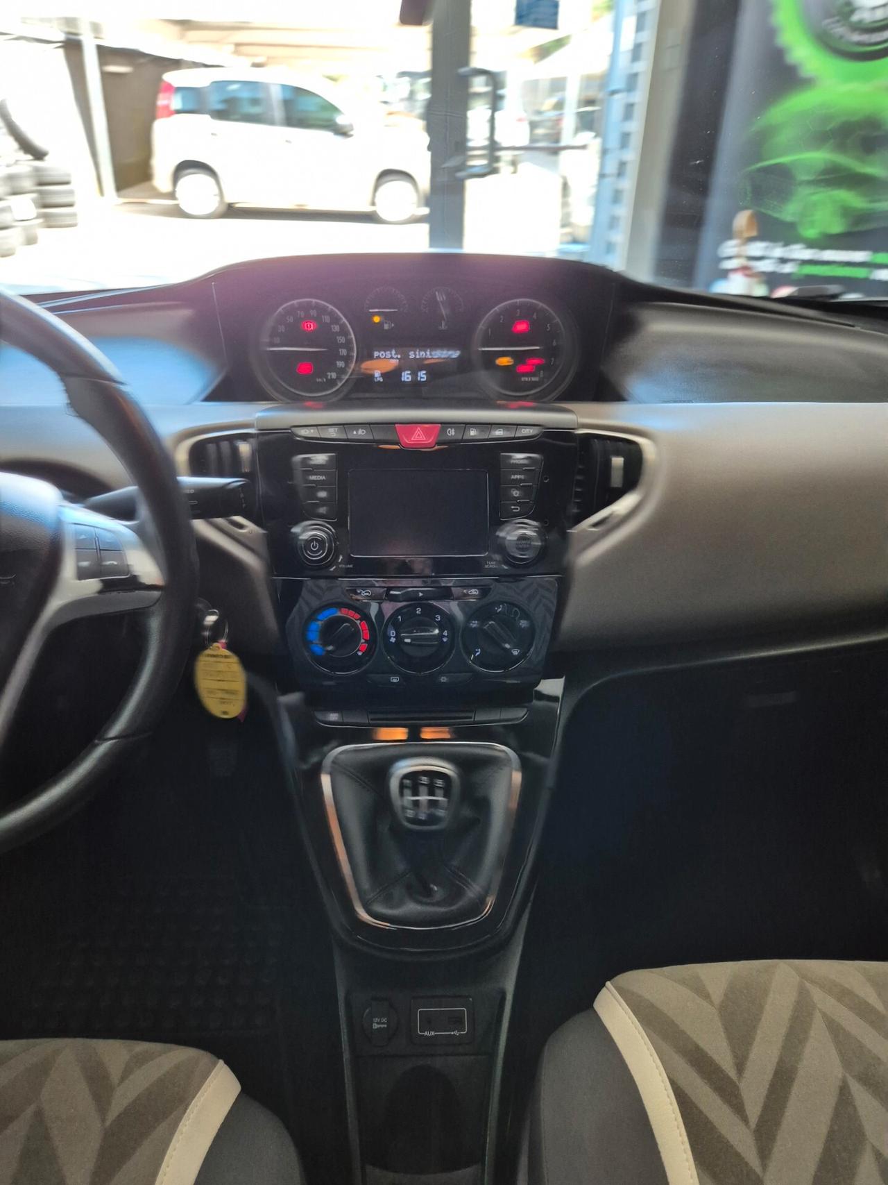 Lancia Ypsilon 1.2 69 CV 5 porte GPL Ecochic Gold