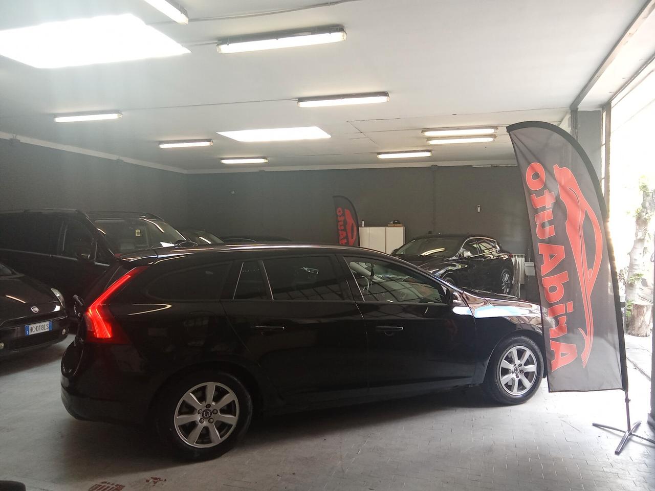 Volvo V60 D2 R-design