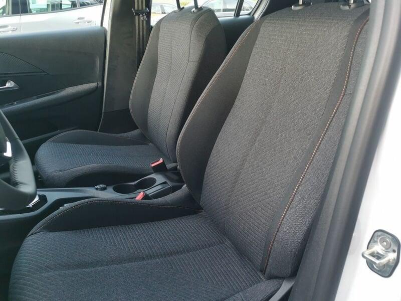 Peugeot 208 Hybrid 100 e-DCS6 Style