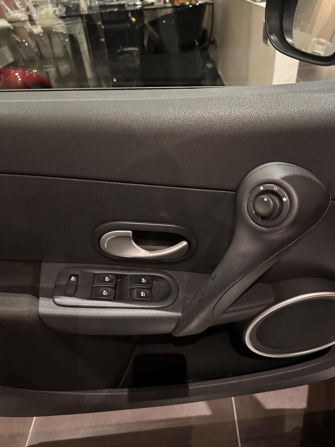 Renault Clio 1.2 16V 5 porte GPL Dynamique