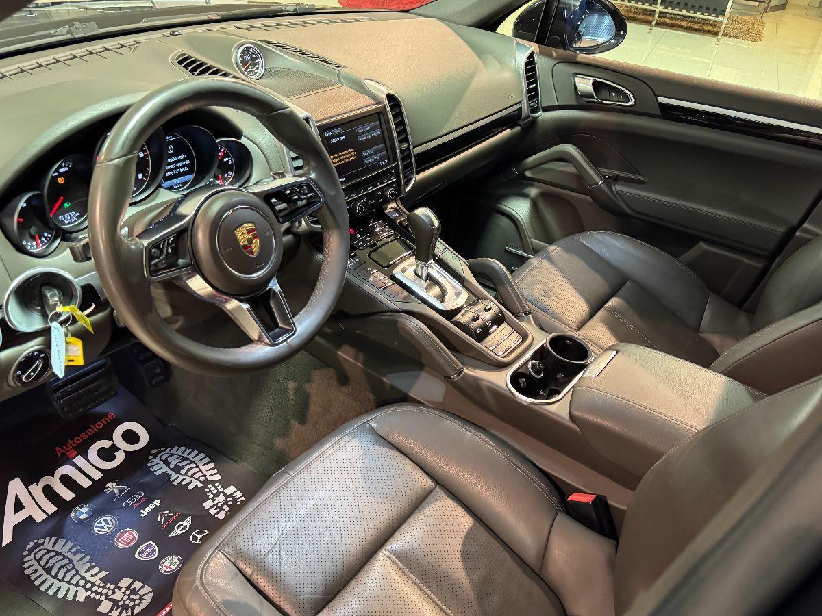 PORSCHE Cayenne 3.0 Diesel Platinum Edition