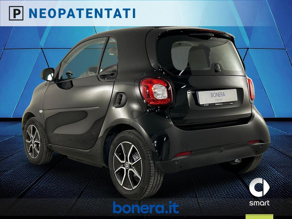 Smart fortwo EQ Berlin Black Passion