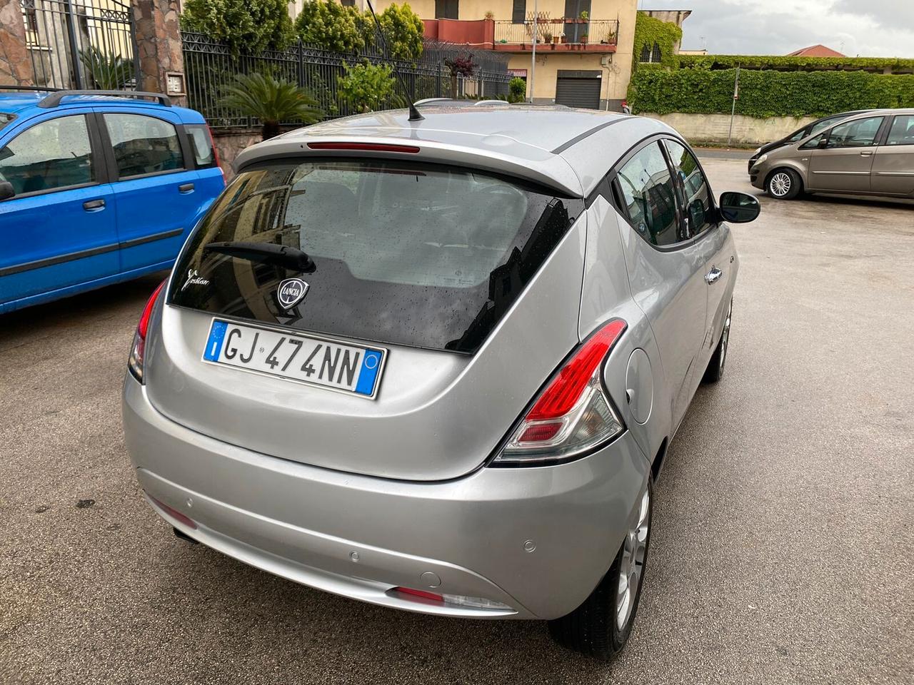 Lancia Ypsilon 1.2 69 CV 5 porte Platinum