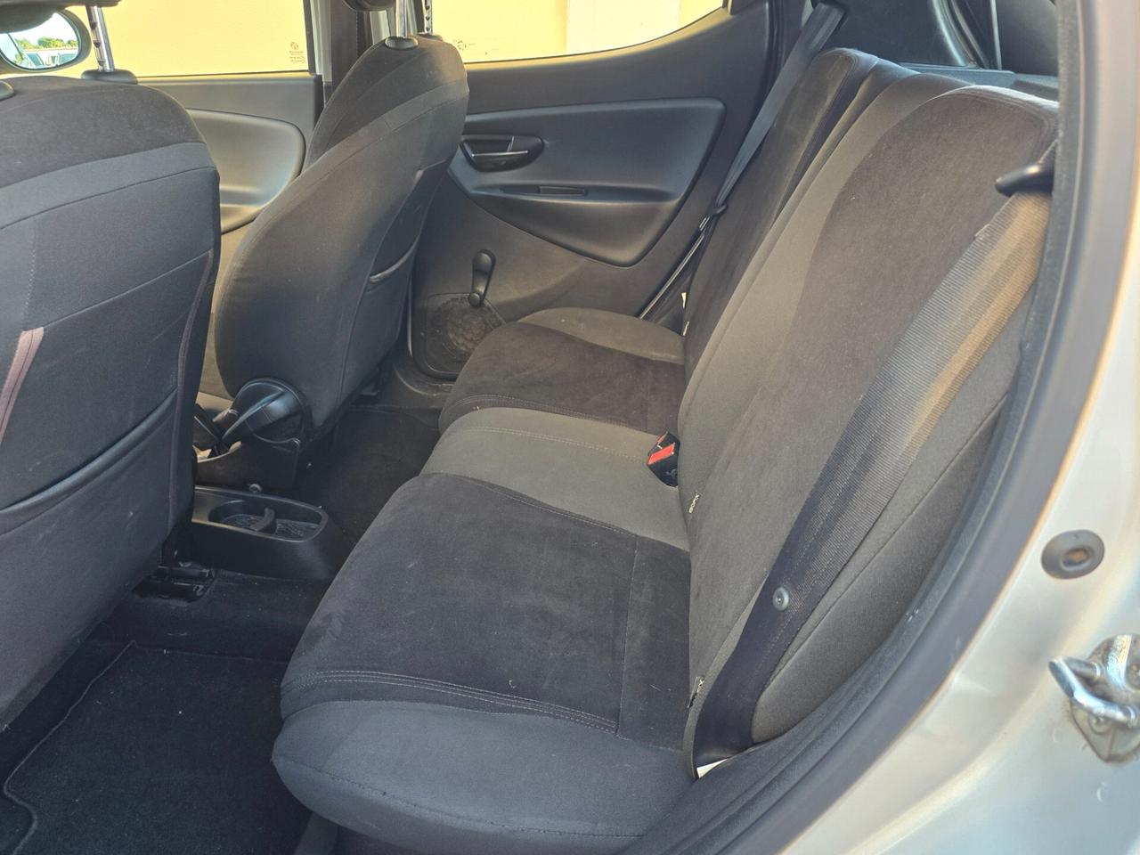 Lancia Ypsilon 0.9 TwinAir 85 CV 5 porte Metano Ecochic Elefantino