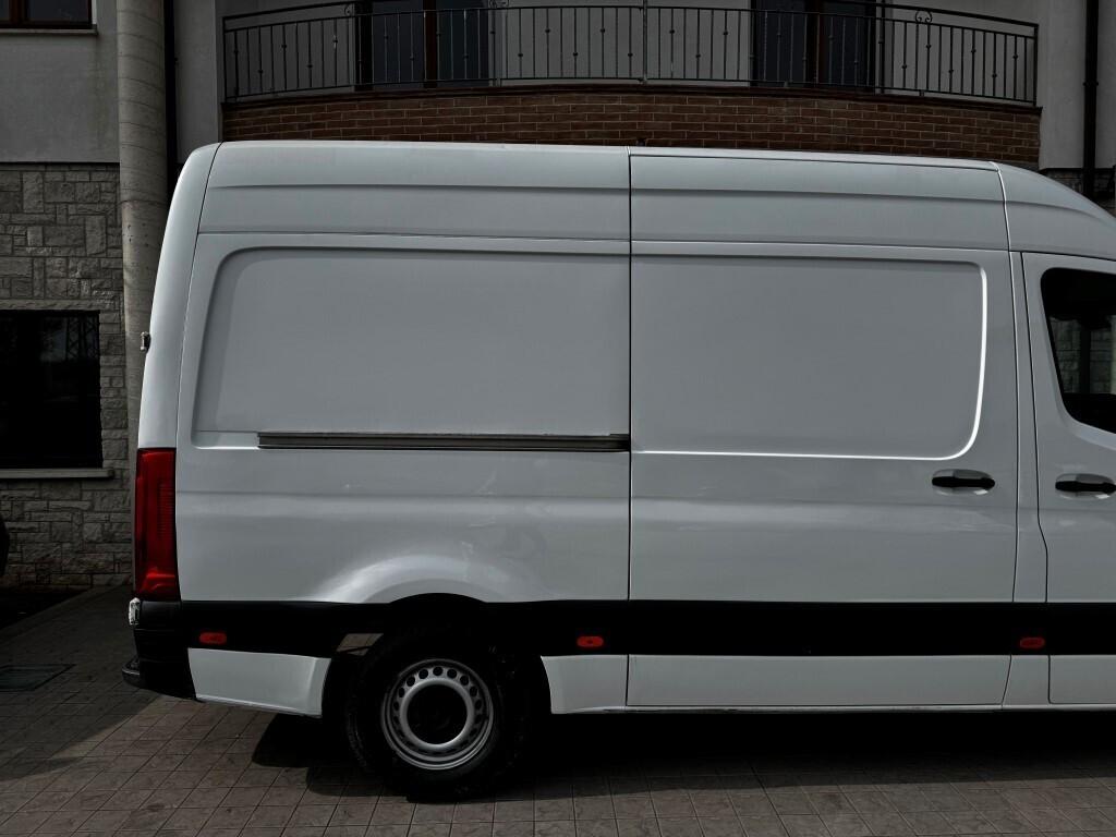Mercedes-Benz Sprinter Cargo Van L2 H2