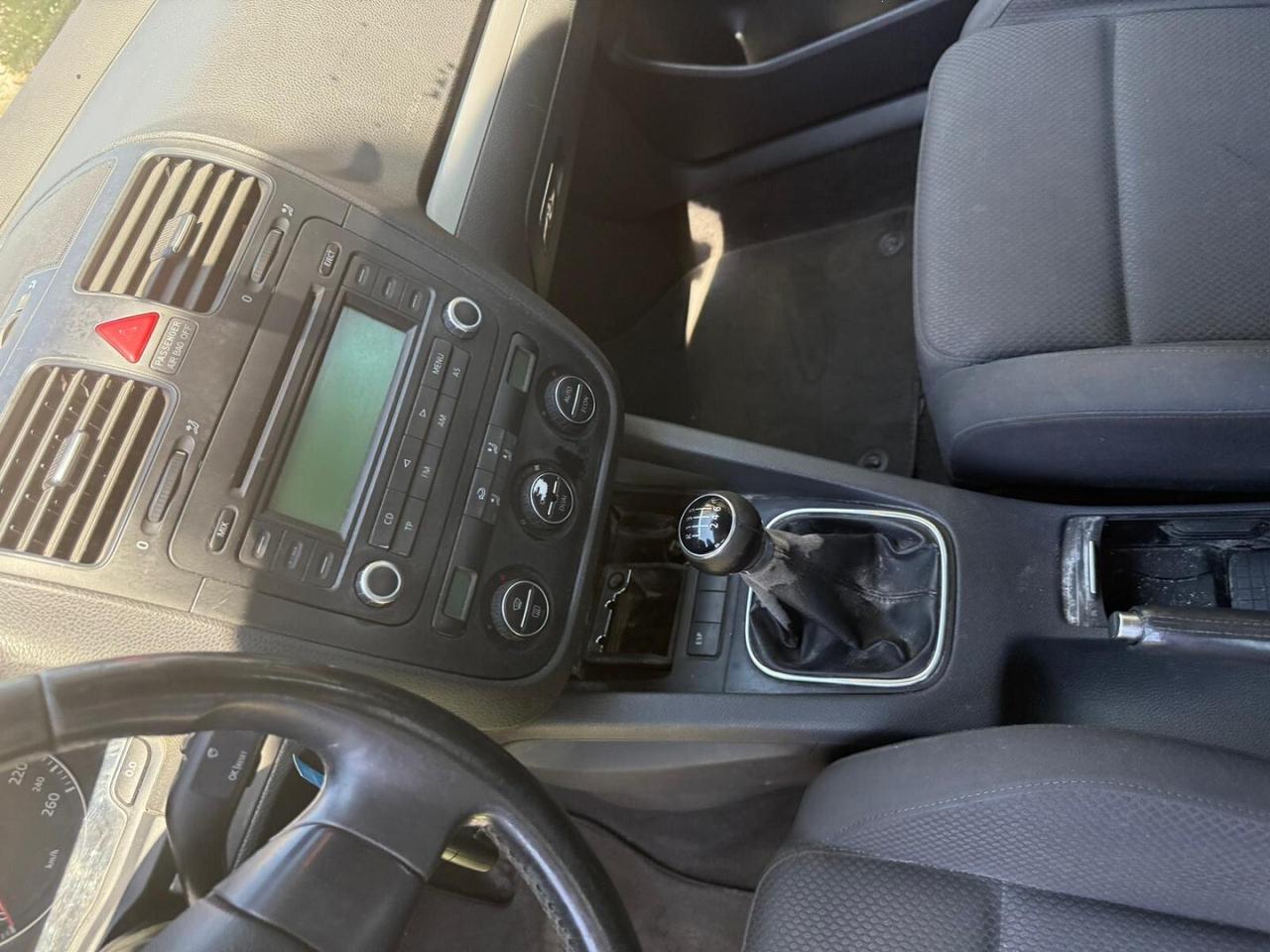 VOLKSWAGEN GOLF 5" SERIE