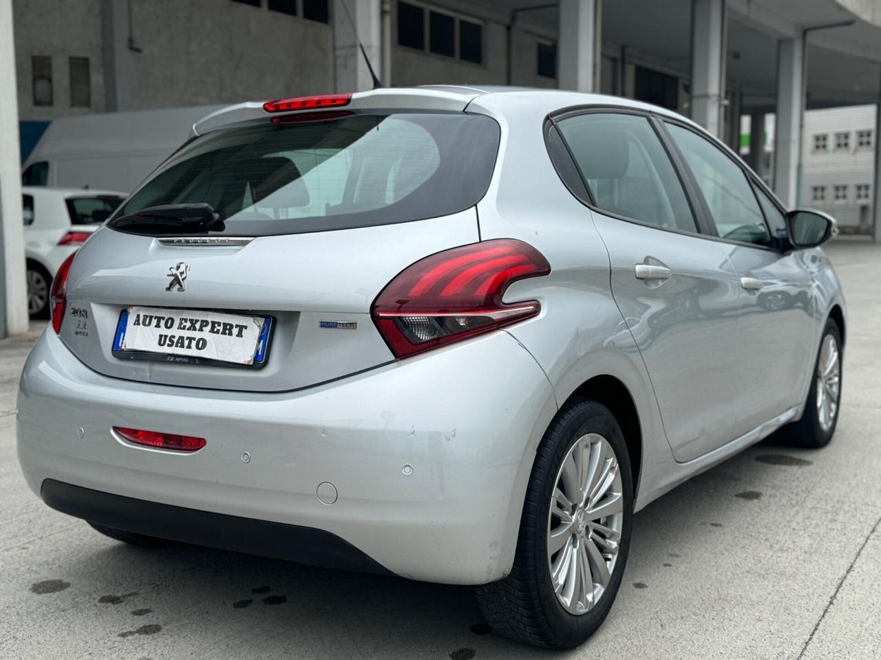 Peugeot 208 PureTech 82 5p. 2017 ok neopatentati