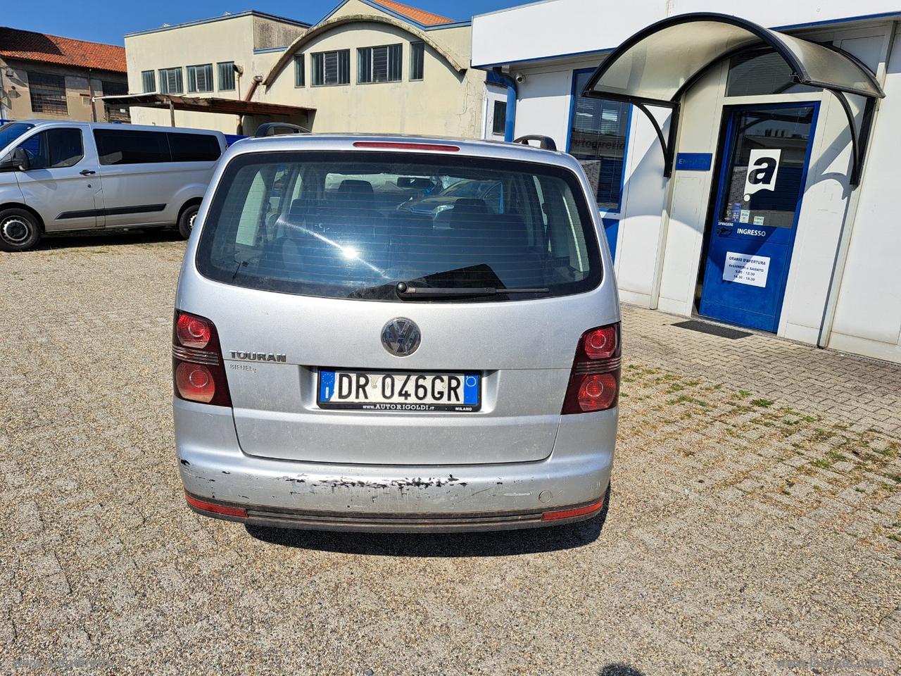 VOLKSWAGEN Touran 1.6 Trendline Bifuel - VETTURA PER COMMERCIANTI