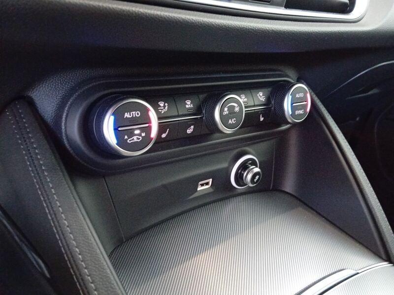 Alfa Romeo Stelvio 2.2 Turbodiesel 210 CV AT8 Q4 Veloce