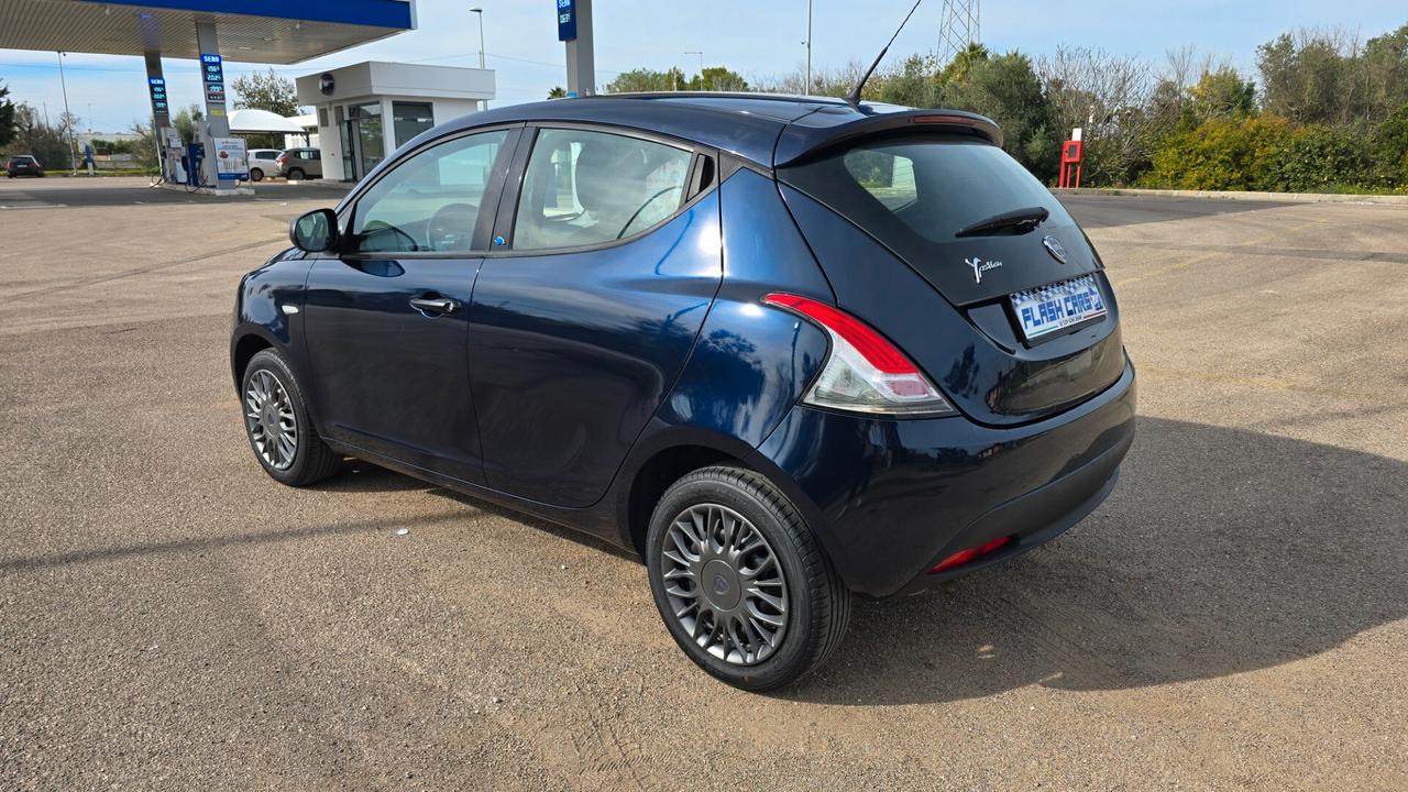 Lancia Ypsilon 1.2 69 CV 5 porte S&S Platinum