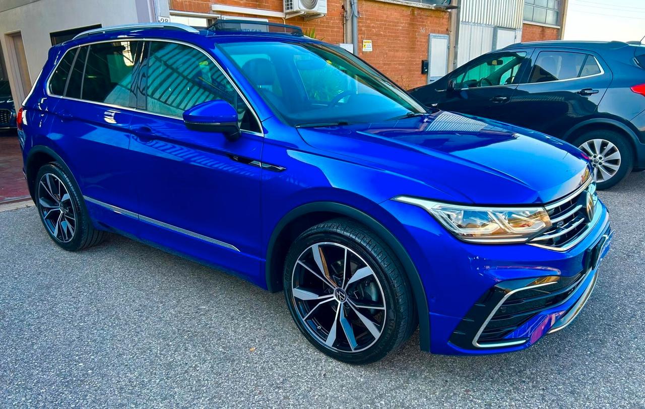 Volkswagen Tiguan 2.0 TDI 150 CV SCR DSG R-Line TETTO PANORAMICO