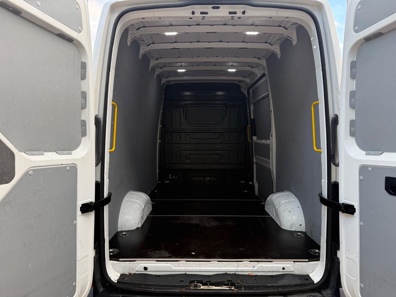 Volkswagen Crafter e-Crafter 35 136 CV PM-TA Furgone ok neopatentati 11000 PIU IVA