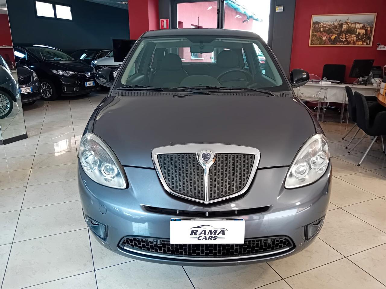 Lancia Ypsilon