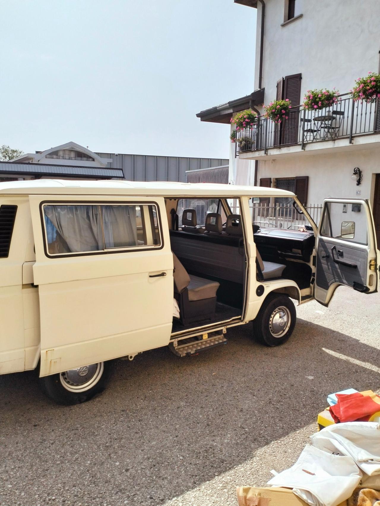 Volkswagen T3 Caravelle Transporter T3 bus 1987 caravelle
