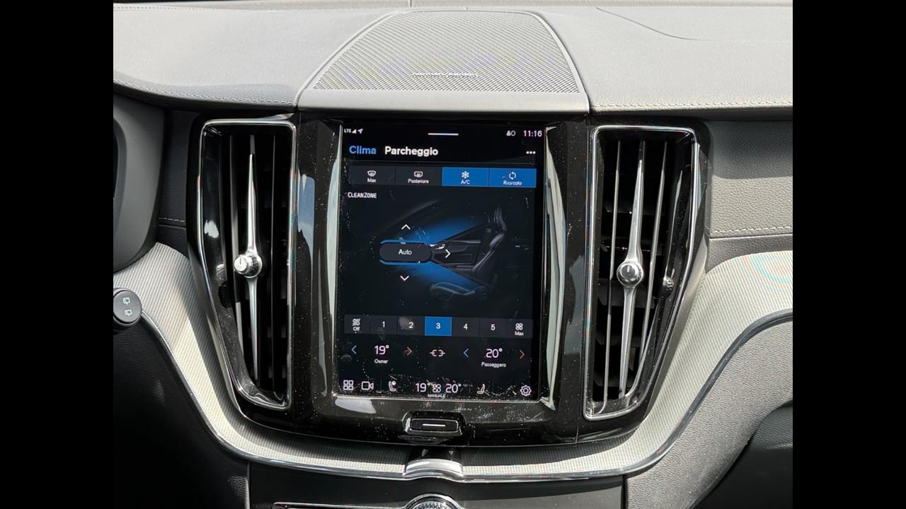 VOLVO N.XC60 Ultra Black Edition T6 AWD AUT