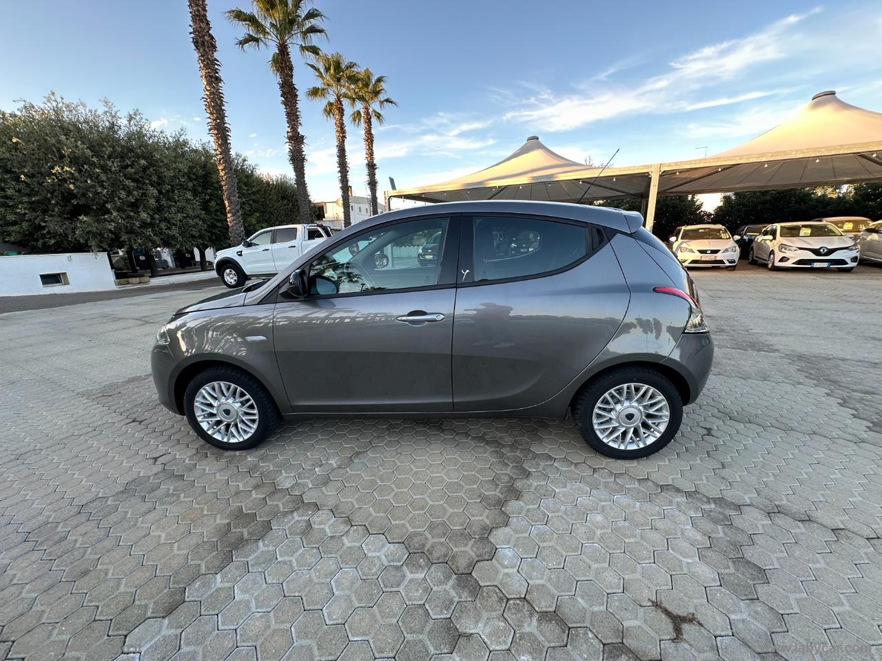 LANCIA Ypsilon 1.2 69 CV 5p. Gold