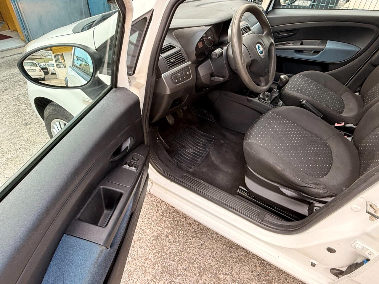 Fiat Grande Punto MJT Autocarro 4 posti