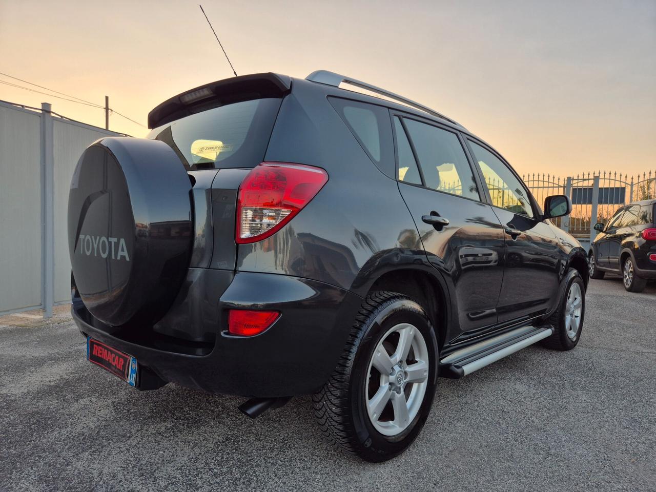 Toyota RAV 4 2.2 D-4D 136 CV 4X4 RESTAYLING NUOVA FULL