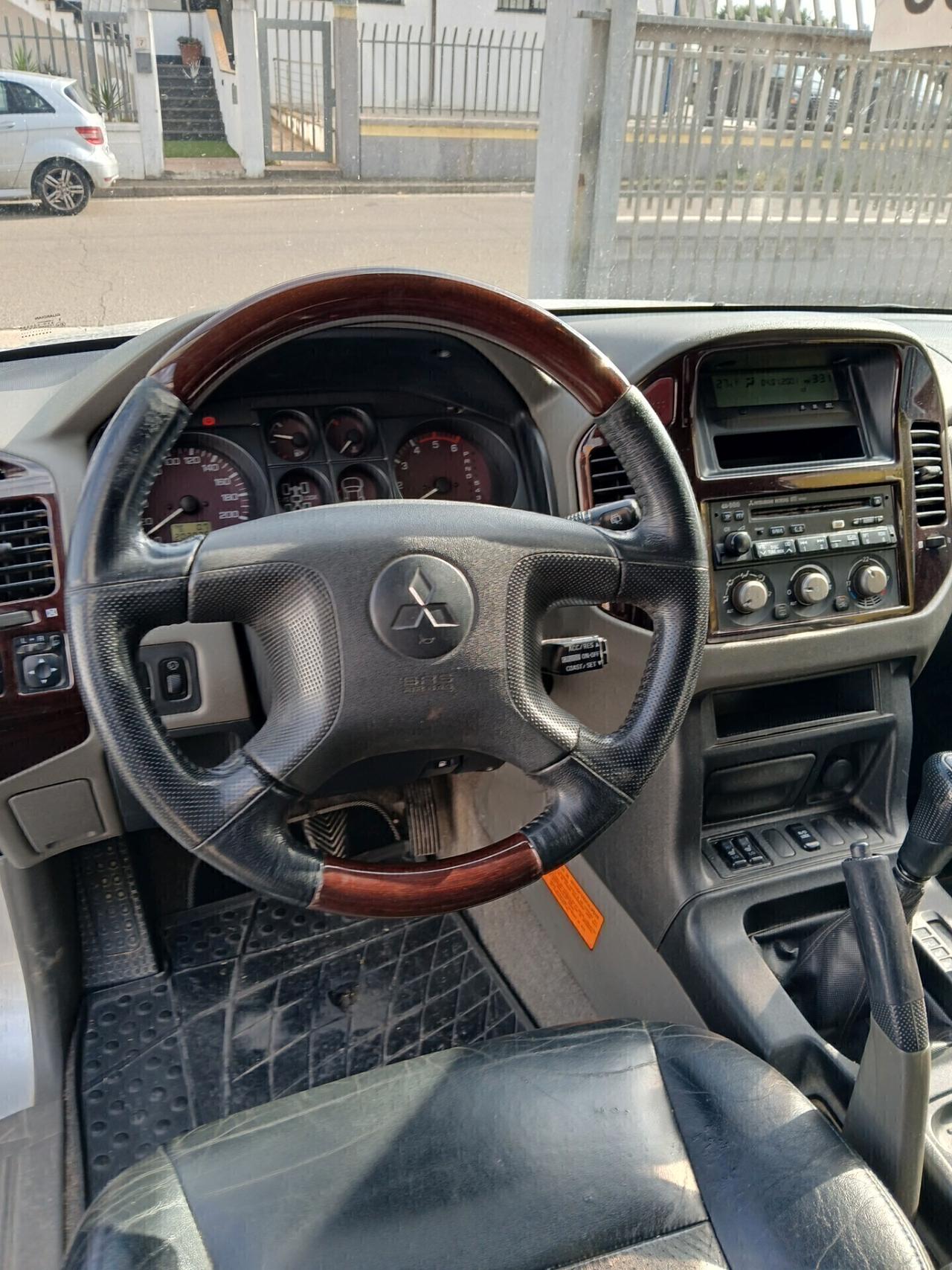 MITSUBISHI Pajero GLS1 3.200 DI-D 160cv 3porte